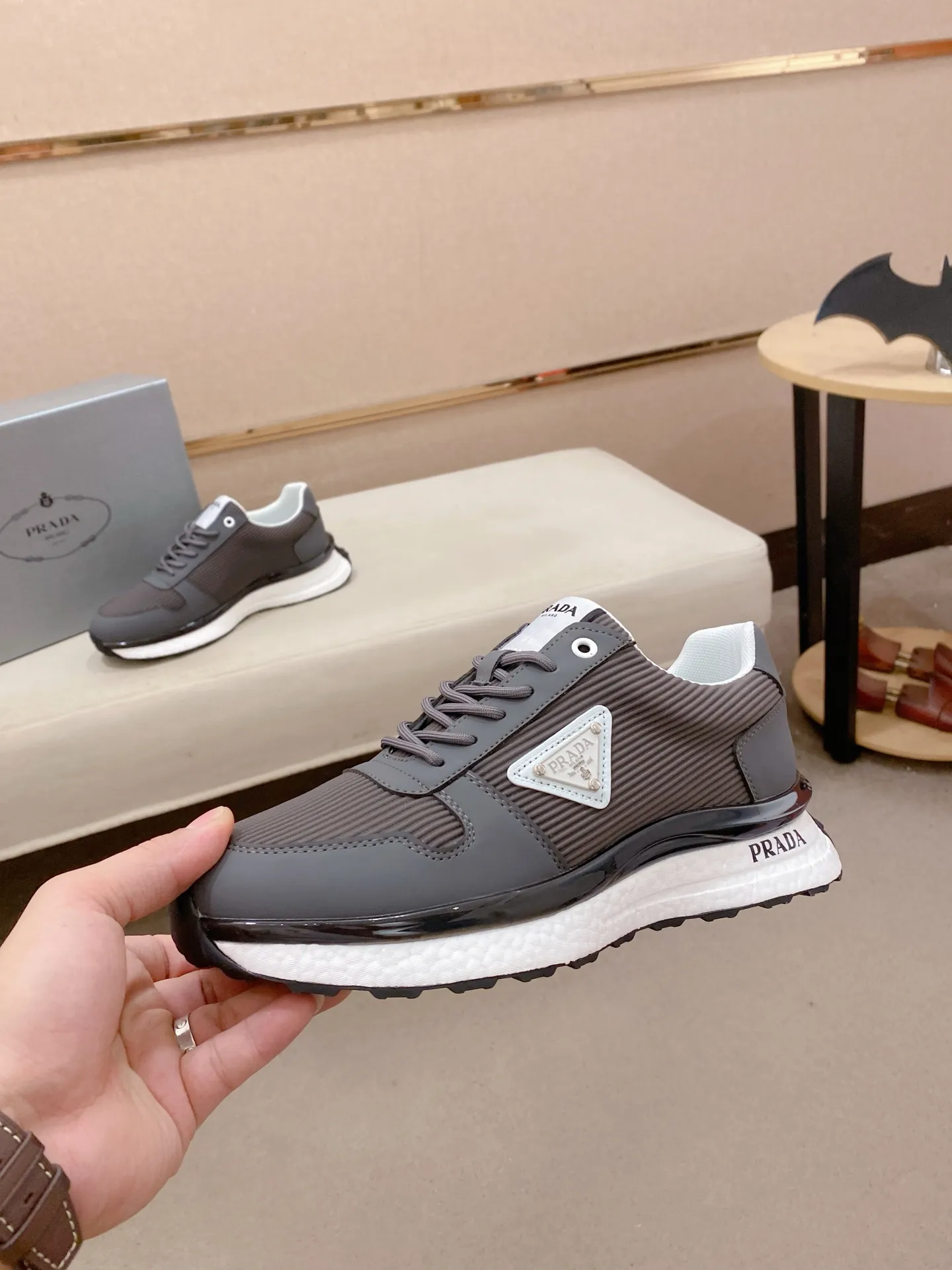 Men's shoes 💰: 462💰 [Prada～Prada] Trendy new styles are on the market. Same style as the official website. Counter quality. Original version. [Strong] [Strong] Imported selected first-layer cowhide. Comfortable and breathable sheepskin lining, fine workmanship, upper layer made of 100% pure cowhide, original last shape, comfortable on the feet, shoe sizes 38 to 44